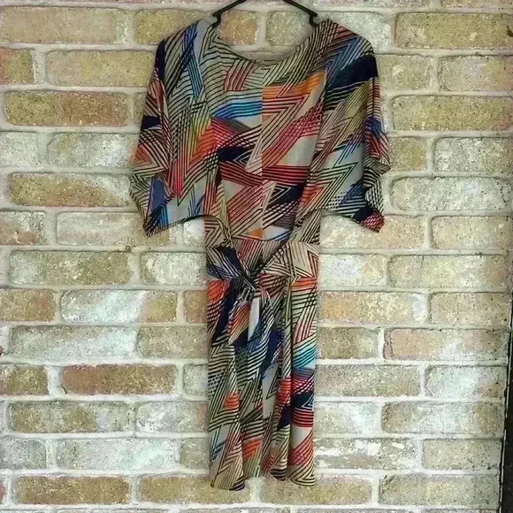 BCBG MaxAzria Multicolor Short Sleeve Dress!! - Picture 4 of 5